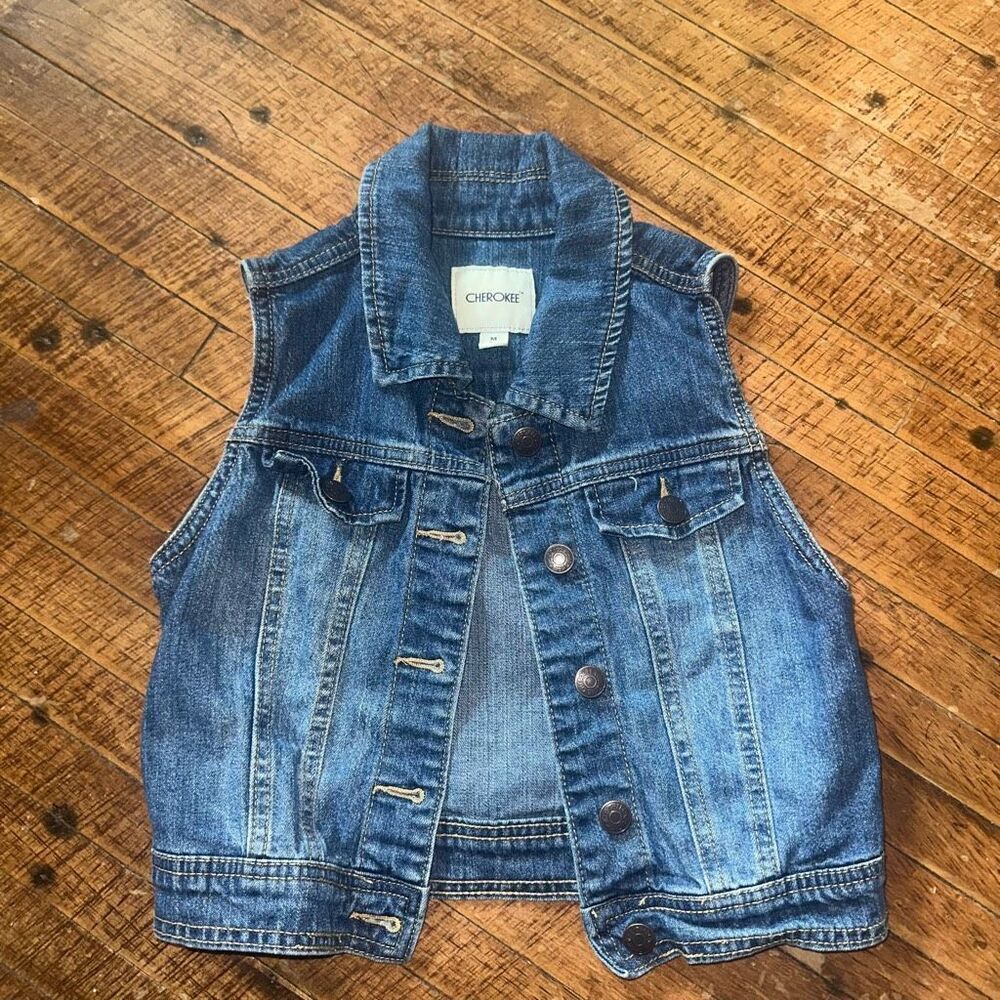 Cherokee distressed medium wash 7/8 denim vest